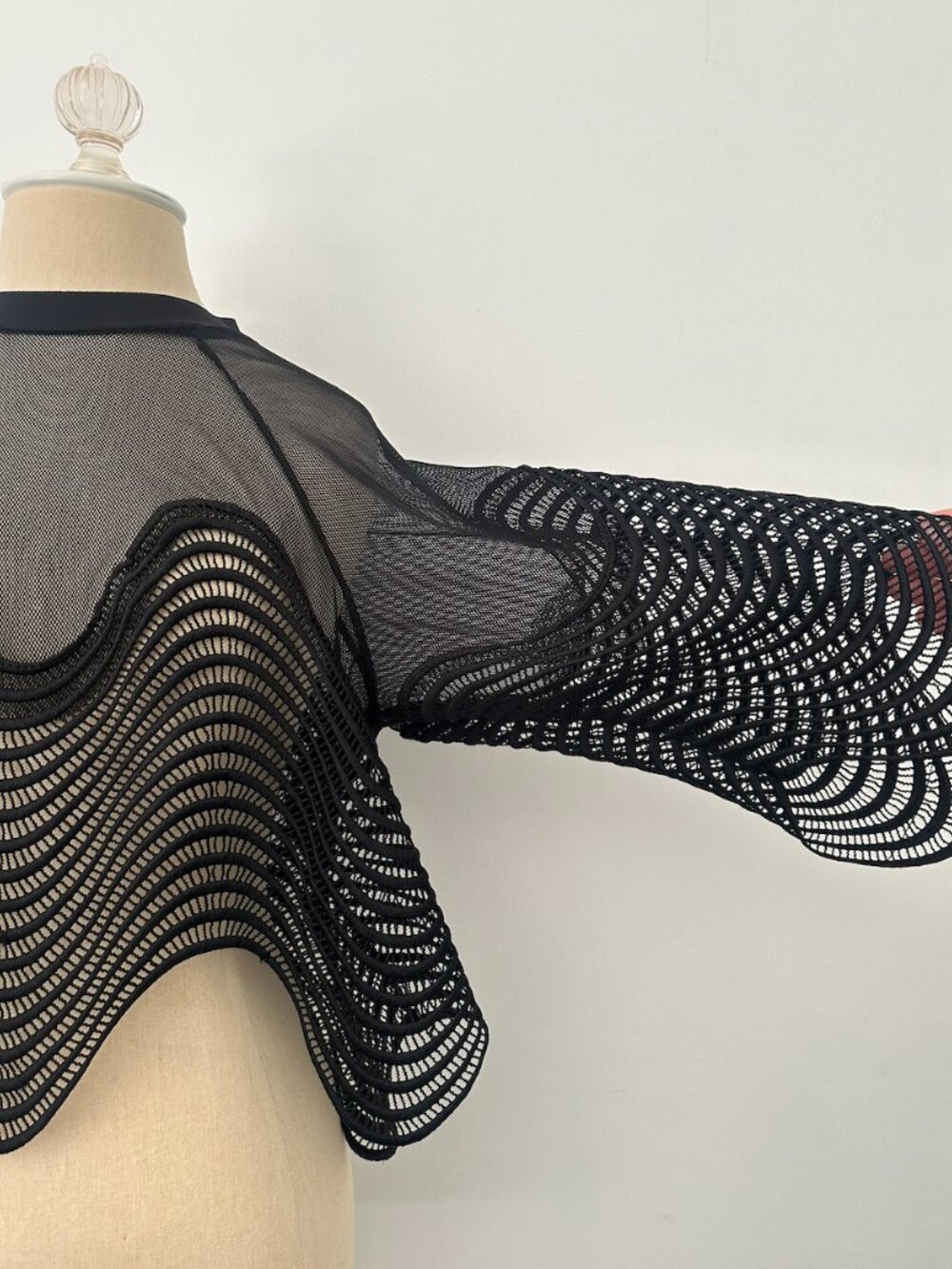 Iris Van Herpen Inspired Black Top - Picture 5 of 5